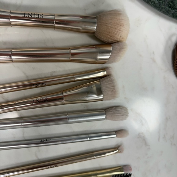 Seint Makeup Brushes set of 9 - Picture 3 of 4